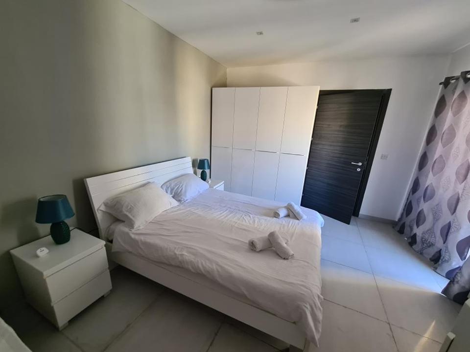 St Julians Central 2 Bedroom Apartment Сент Джулианс Экстерьер фото