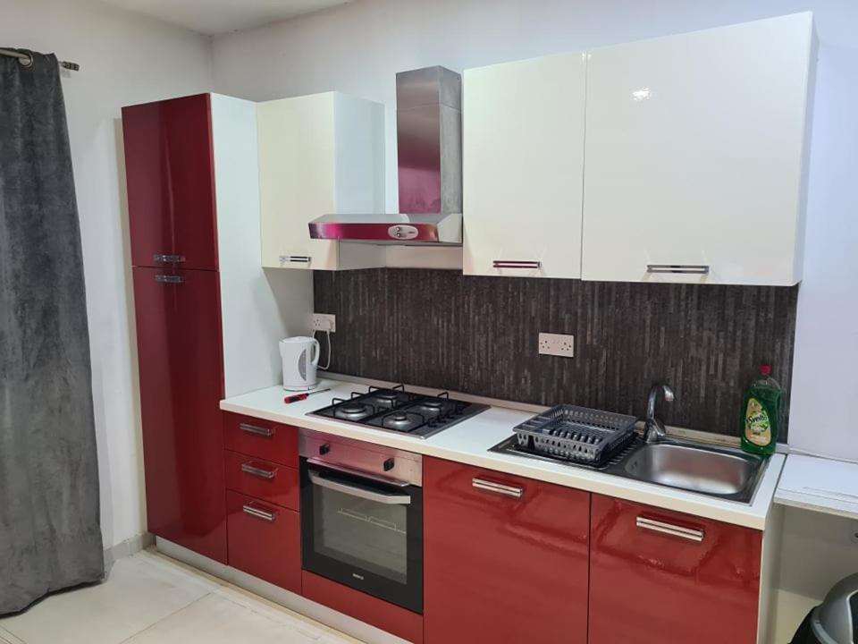 St Julians Central 2 Bedroom Apartment Сент Джулианс Экстерьер фото