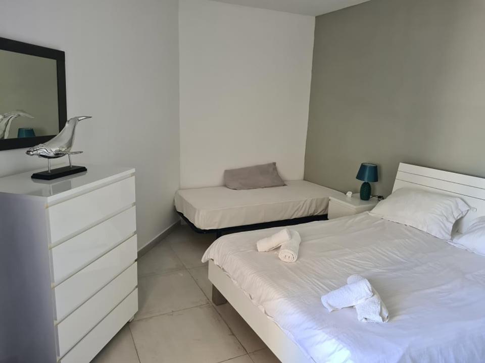 St Julians Central 2 Bedroom Apartment Сент Джулианс Экстерьер фото